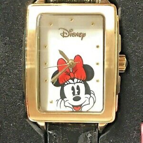 Minnie Mouse Watch w/ 5 Interchangeable Bands - Picture 2 of 10